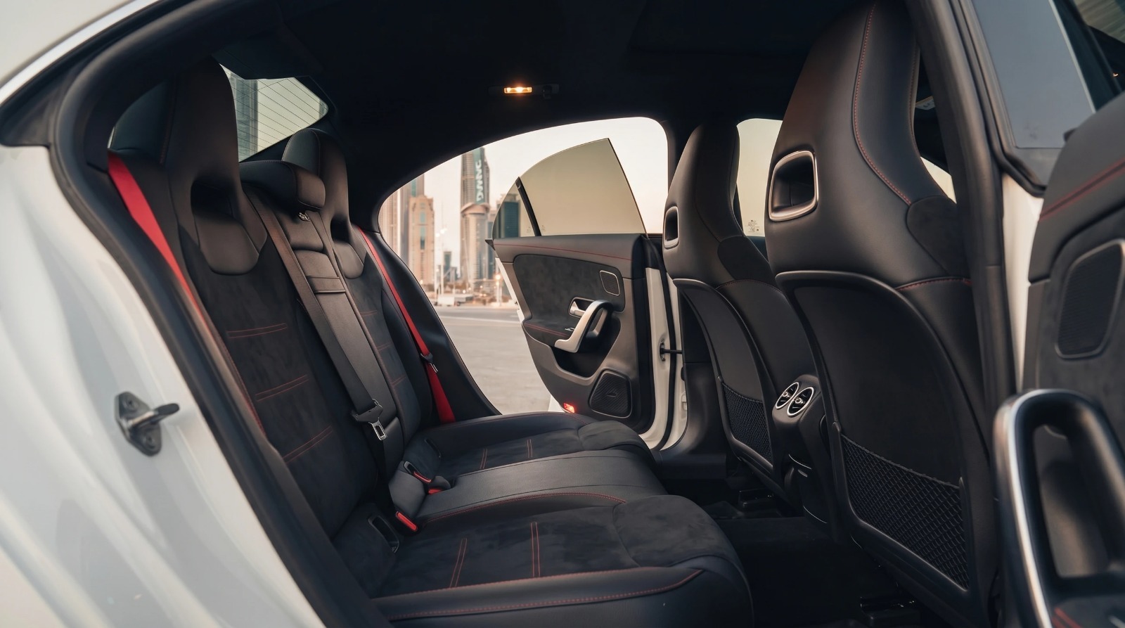  Mercedes CLA 200 — photo 4